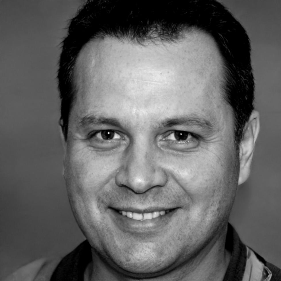 المدرب الرئيسي للبرنامج